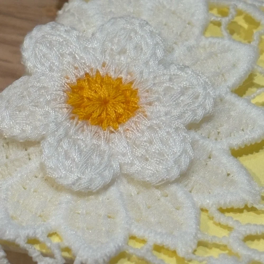 NWT Piper K Floral Lace and Crochet Daisy hair scarf